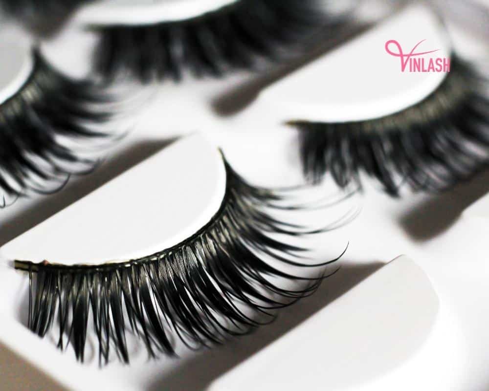 tips-for-lash-businesses-on-sourcing-bulk-false-eyelashes-4