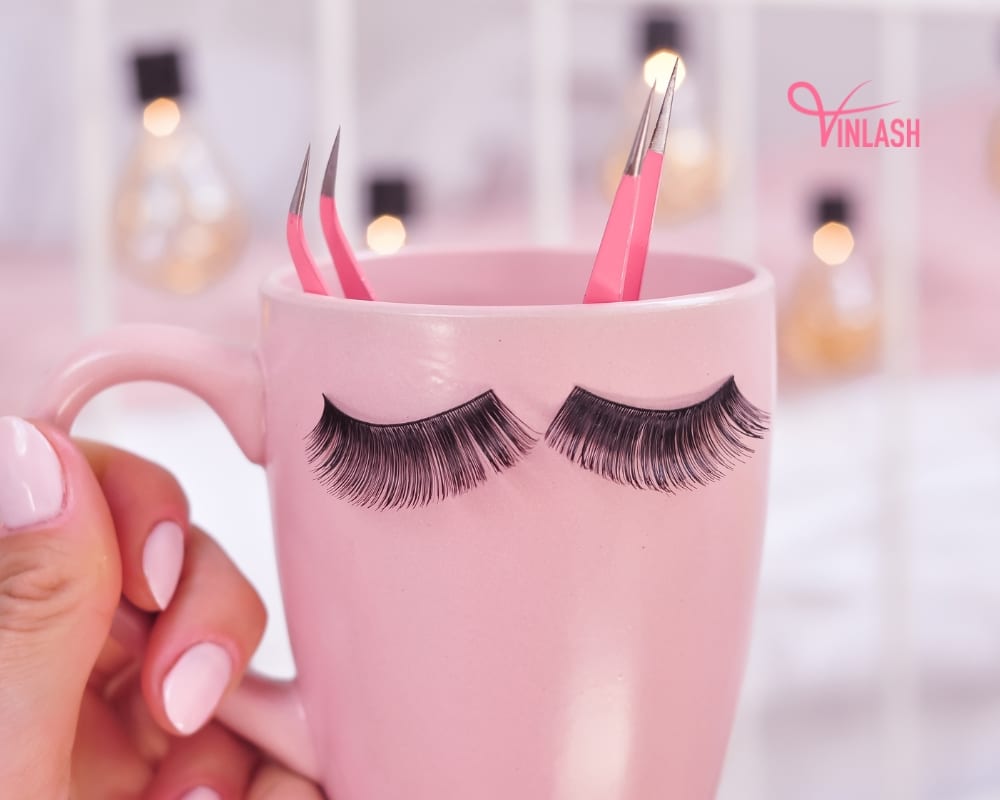 elevate-your-beauty-business-with-premium-lash-and-brow-supplies-3