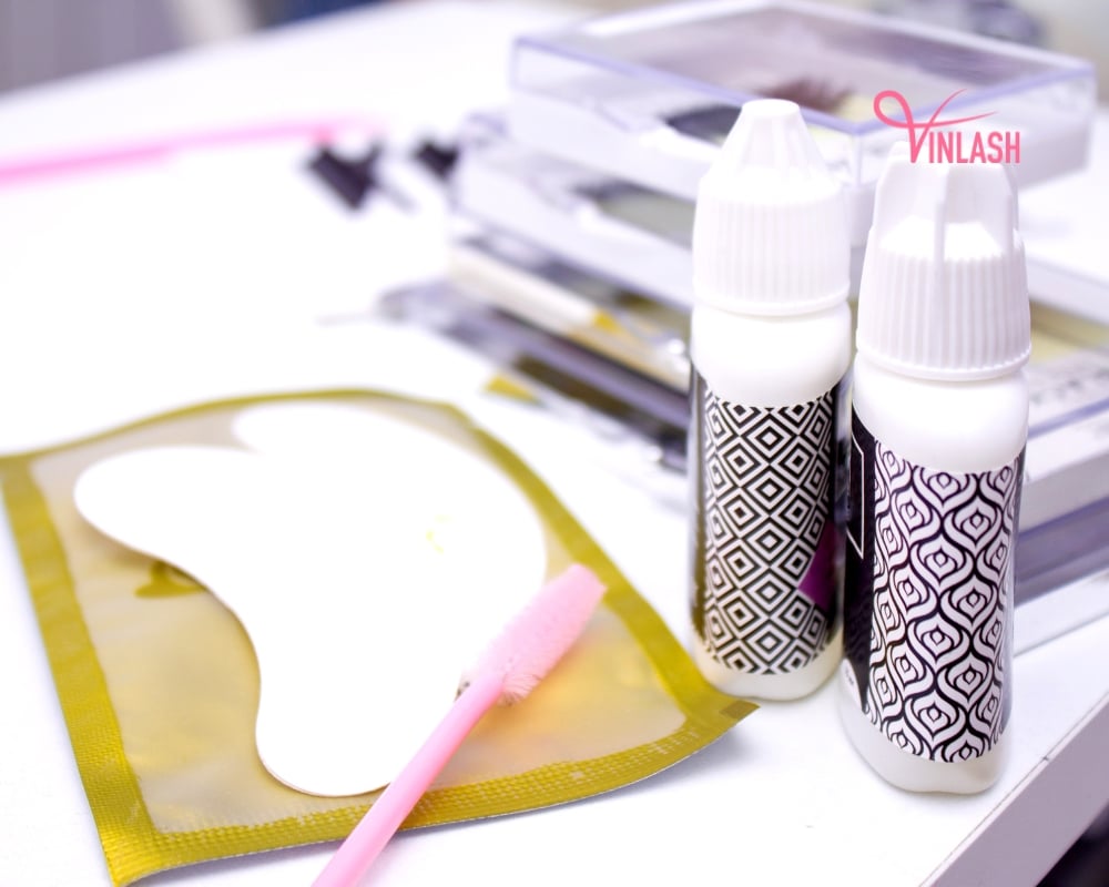 4-essential-beginner-lash-tech-supplies-you-cant-afford-to-miss-8