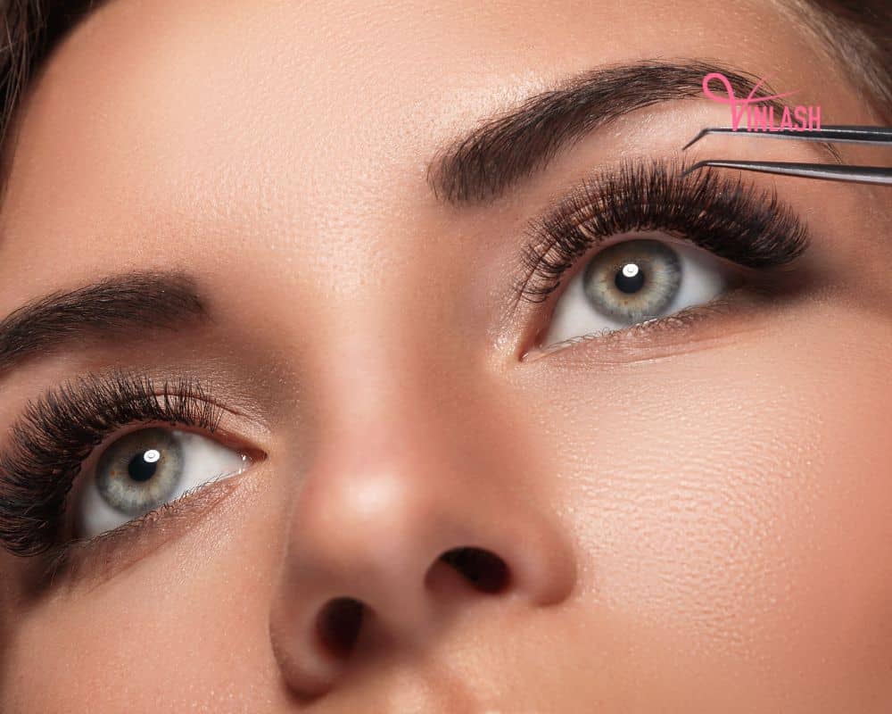 the-ultimate-guide-to-buying-lash-extension-supplies-for-your-lash-business-2
