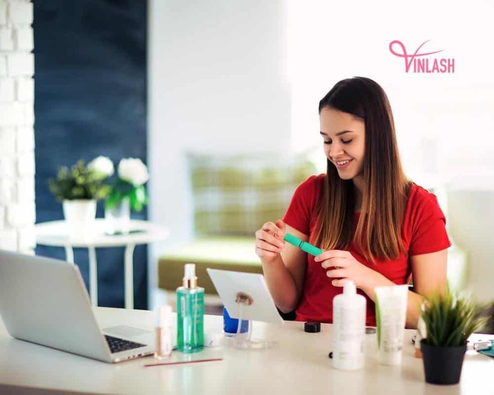 tips-for-lash-businesses-in-choosing-trustworthy-eyelash-glue-manufacturers-16