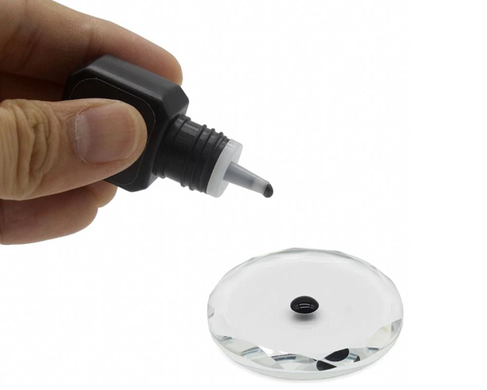 A-comprehensive-guide-to-purchasing-wholesale-lash-glue-2