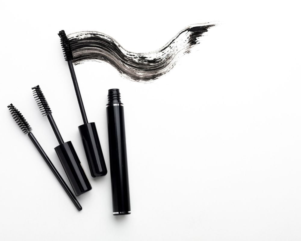 A-comprehensive-guide-to-purchasing-wholesale-lash-glue-7