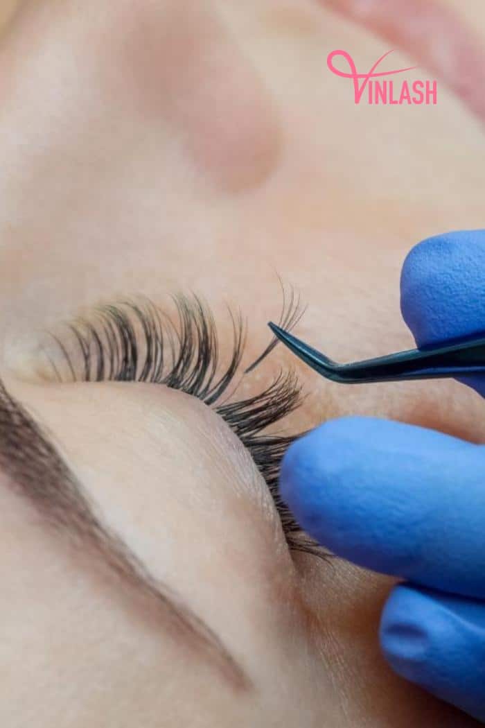 what-are-synthetic-lashes-2