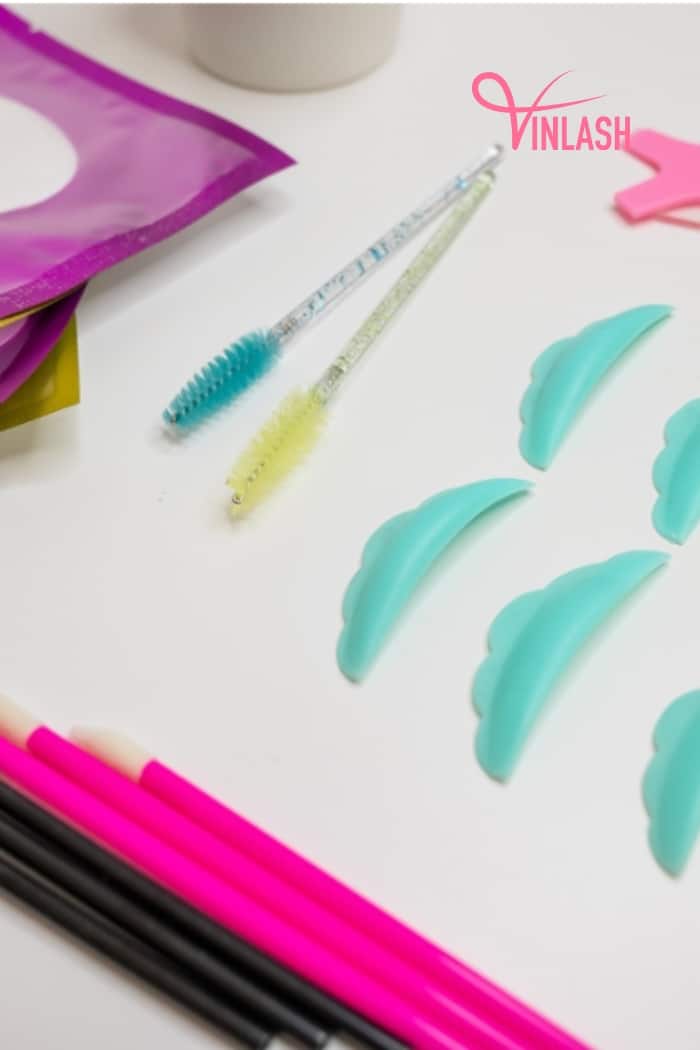 factors-to-find-top-lipgloss-and-lashes-vendors-for-your-business-7