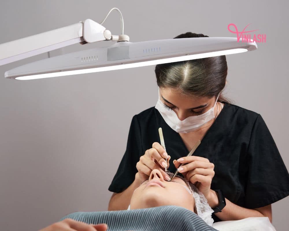 key-considerations-to-buy-colored-eyelash-extensions-wholesale-6