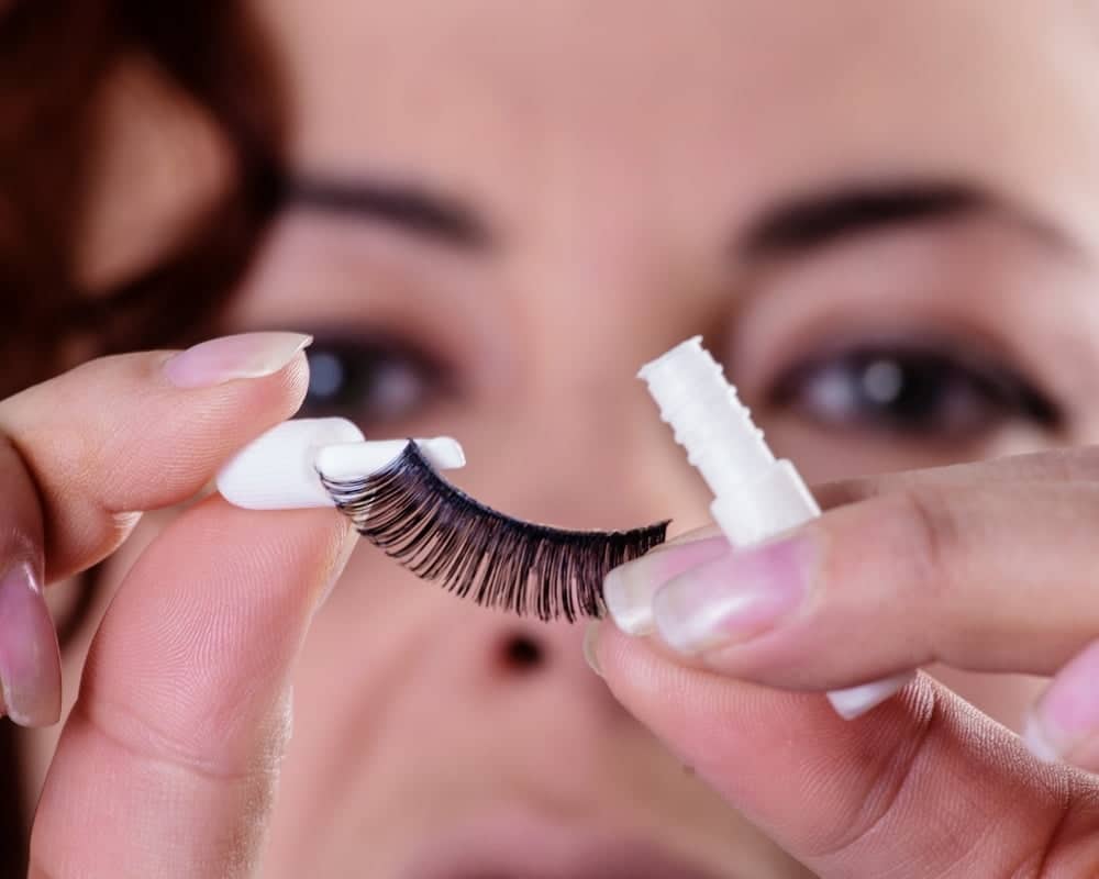 Recommended-eyelash-growth-serum-that-really-work-2