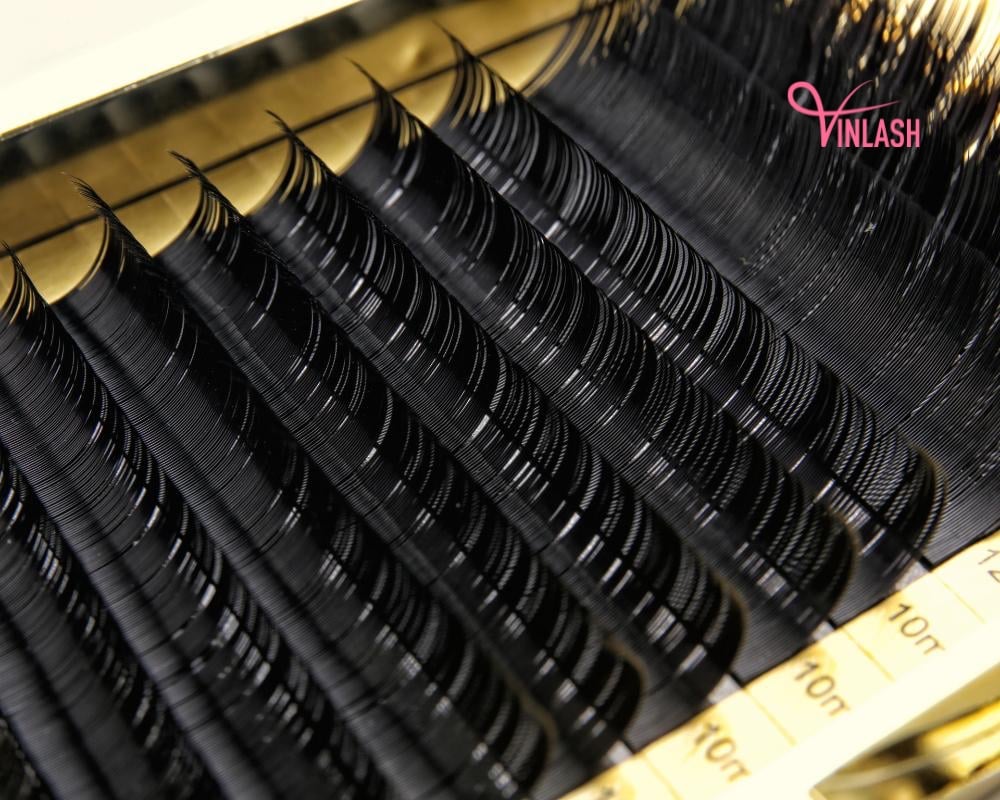 elevate-your-eyelash-game-with-essential-lash-extension-tools-and-supplies-2