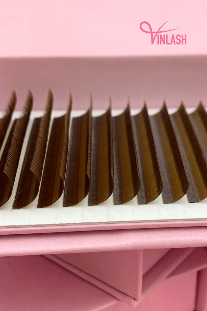 what-are-synthetic-lashes-3