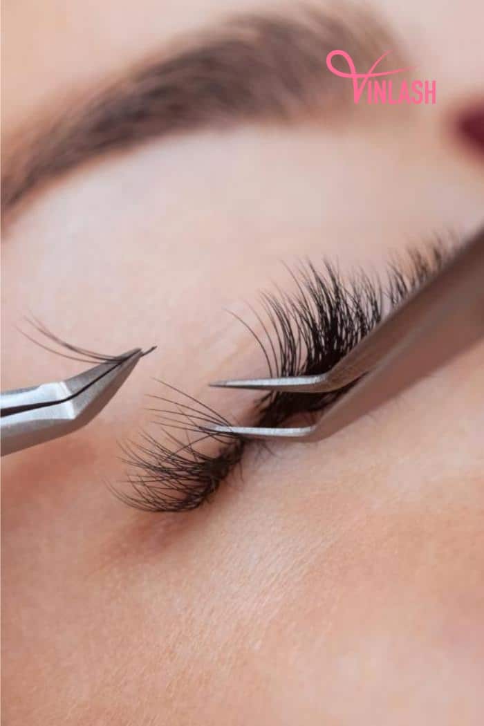 what-are-silk-lashes-2